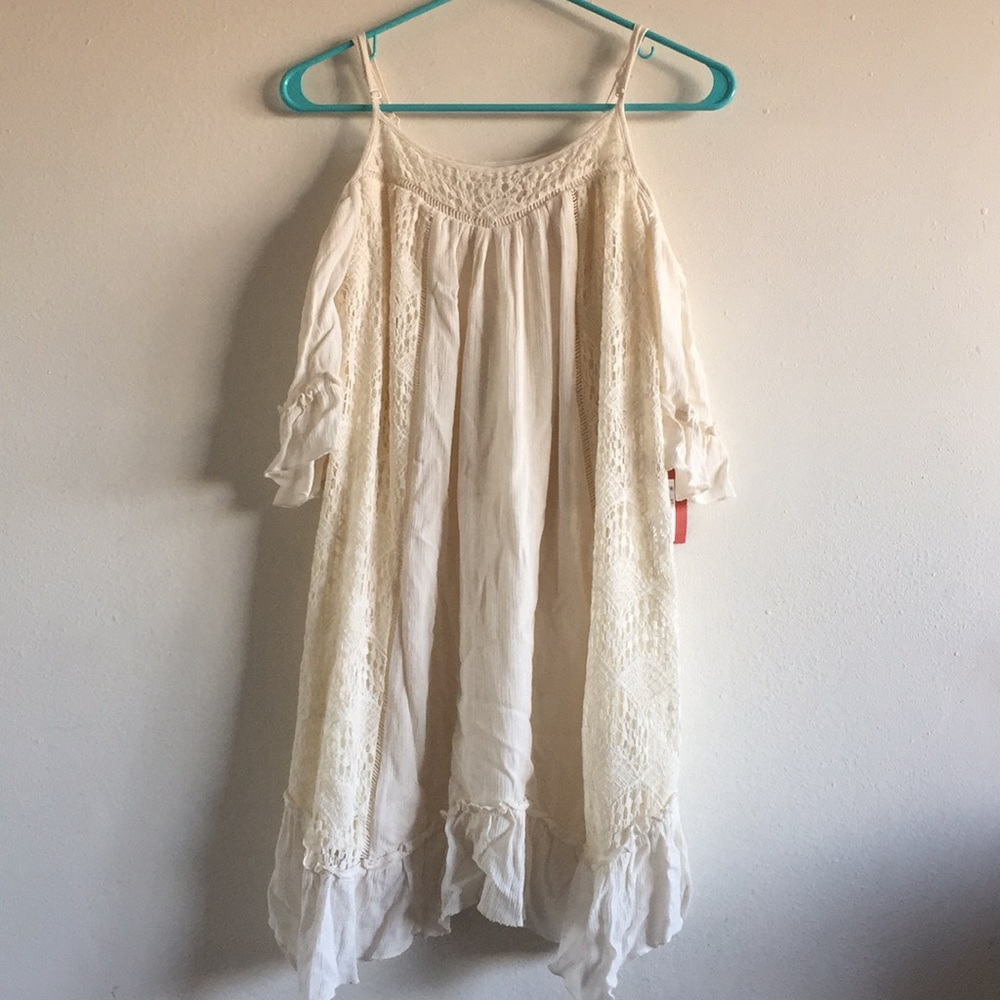Mossmino lace cold shoulder dress